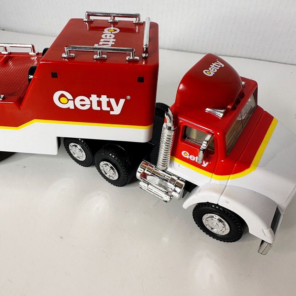 1995 Limited Edition Getty Toy Race Car Carrier Missing Car - Picture 1 of 6